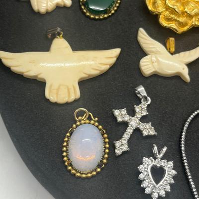 LOT 158J: Assorted Pendants and Chains