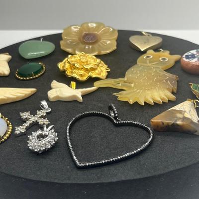 LOT 158J: Assorted Pendants and Chains