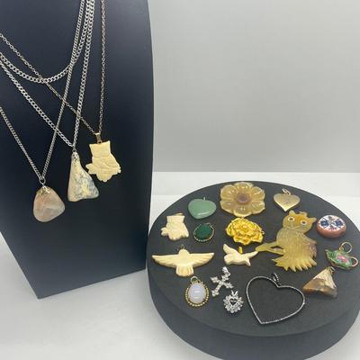 LOT 158J: Assorted Pendants and Chains