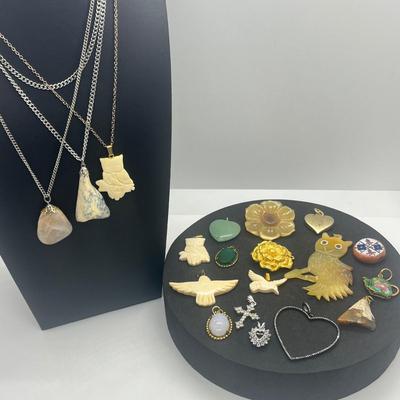 LOT 158J: Assorted Pendants and Chains