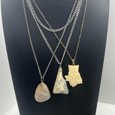 LOT 158J: Assorted Pendants and Chains