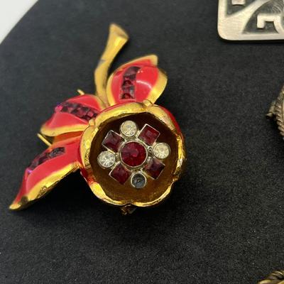LOT 164J: Vintage/Antique Pin and Fur Clip Lot