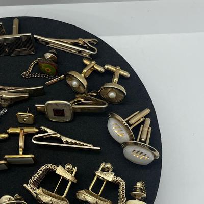 LOT 165J: Huge Collection of Tie Pins and Cufflinks: Swank, Anson and More!