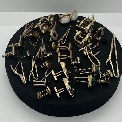 LOT 165J: Huge Collection of Tie Pins and Cufflinks: Swank, Anson and More!