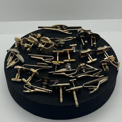 LOT 165J: Huge Collection of Tie Pins and Cufflinks: Swank, Anson and More!