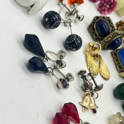 LOT 166J: Assorted Vintage Clip On and Screwback Earrings