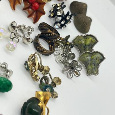 LOT 166J: Assorted Vintage Clip On and Screwback Earrings