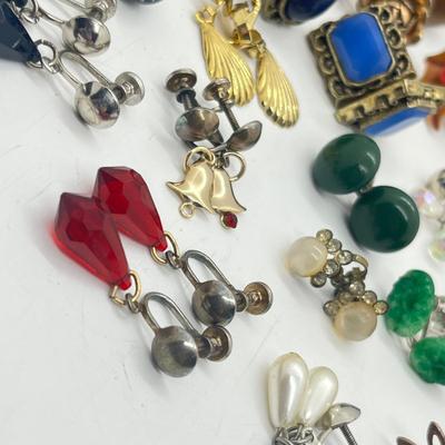 LOT 166J: Assorted Vintage Clip On and Screwback Earrings