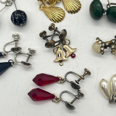 LOT 166J: Assorted Vintage Clip On and Screwback Earrings