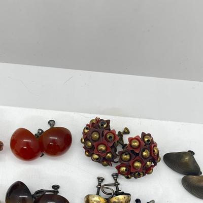 LOT 166J: Assorted Vintage Clip On and Screwback Earrings