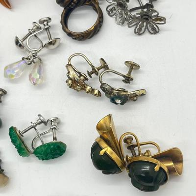 LOT 166J: Assorted Vintage Clip On and Screwback Earrings