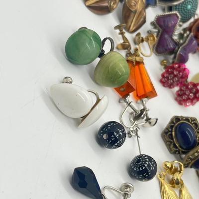 LOT 166J: Assorted Vintage Clip On and Screwback Earrings