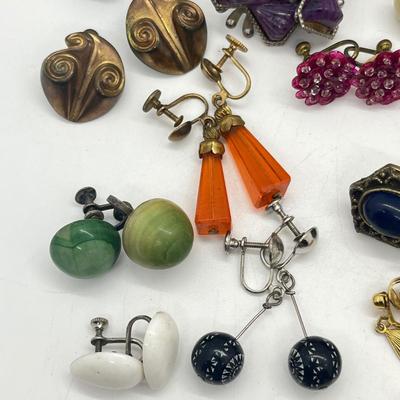 LOT 166J: Assorted Vintage Clip On and Screwback Earrings