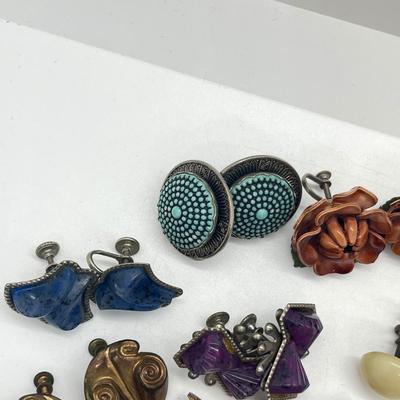 LOT 166J: Assorted Vintage Clip On and Screwback Earrings