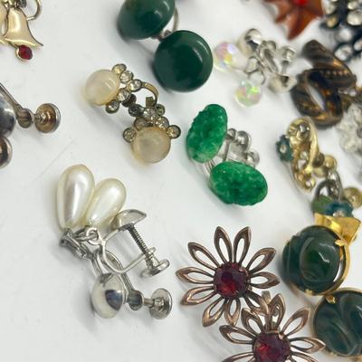 LOT 166J: Assorted Vintage Clip On and Screwback Earrings