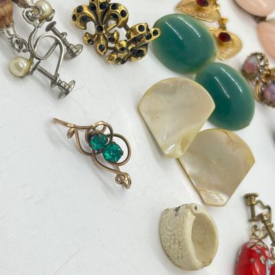 LOT 167J: Vintage Clip On and Screwback Earring Lot