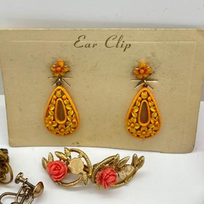 LOT 167J: Vintage Clip On and Screwback Earring Lot
