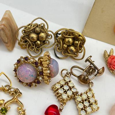 LOT 167J: Vintage Clip On and Screwback Earring Lot