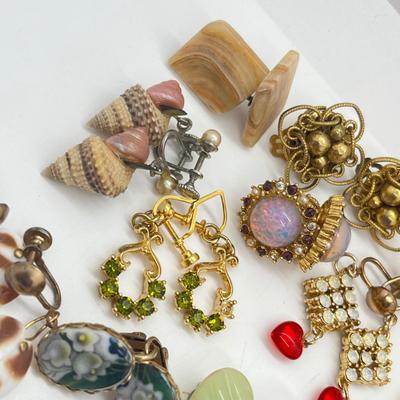 LOT 167J: Vintage Clip On and Screwback Earring Lot