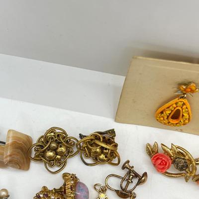 LOT 167J: Vintage Clip On and Screwback Earring Lot