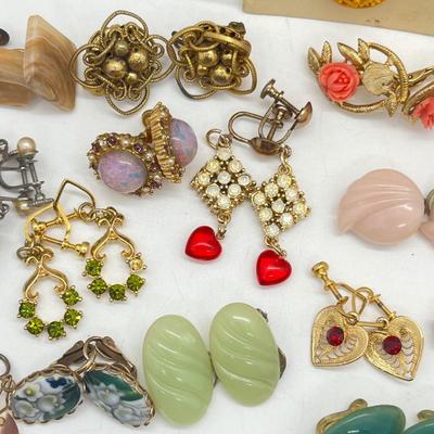 LOT 167J: Vintage Clip On and Screwback Earring Lot