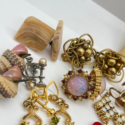 LOT 167J: Vintage Clip On and Screwback Earring Lot