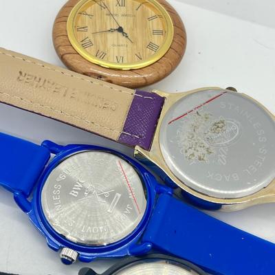 LOT 168J: Novelty Watches: Mickey Mouse and More!