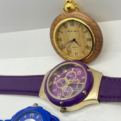 LOT 168J: Novelty Watches: Mickey Mouse and More!