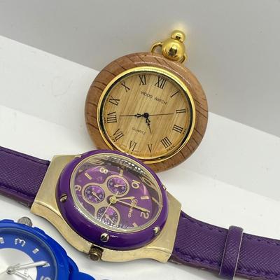 LOT 168J: Novelty Watches: Mickey Mouse and More!