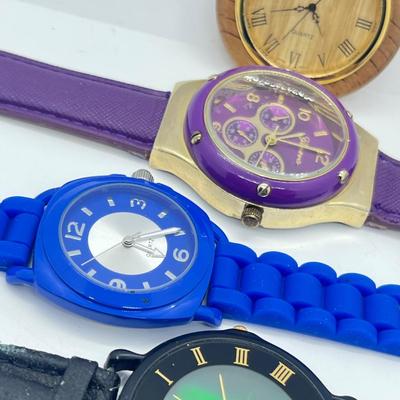 LOT 168J: Novelty Watches: Mickey Mouse and More!