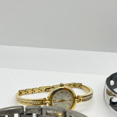 LOT 174J: Women's Quartz Watches (Not Working)