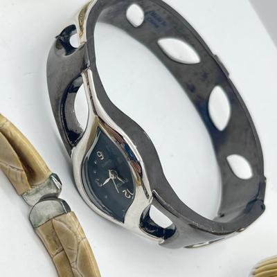 LOT 174J: Women's Quartz Watches (Not Working)