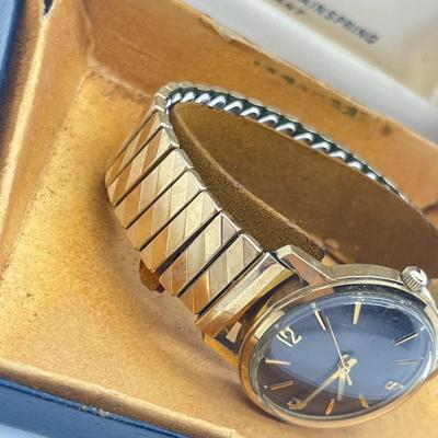 LOT 181J: Men's Vintage Jubilee 17 Jewels Watch (Working!)