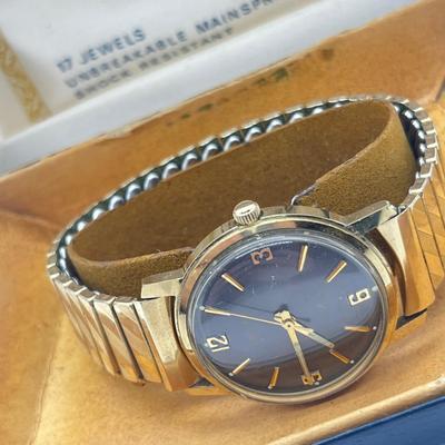 LOT 181J: Men's Vintage Jubilee 17 Jewels Watch (Working!)