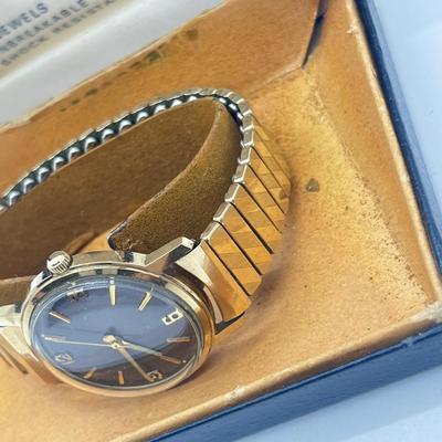 LOT 181J: Men's Vintage Jubilee 17 Jewels Watch (Working!)