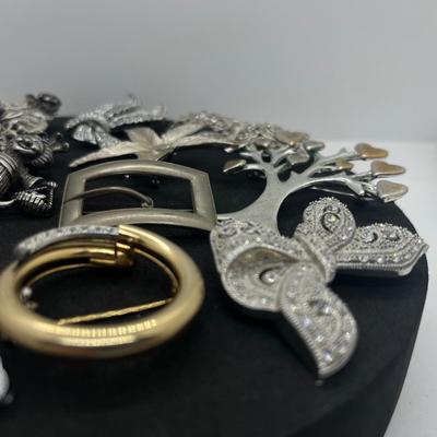 LOT 187J: Vintage Silver Toned Brooch/Pin Collection