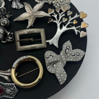 LOT 187J: Vintage Silver Toned Brooch/Pin Collection