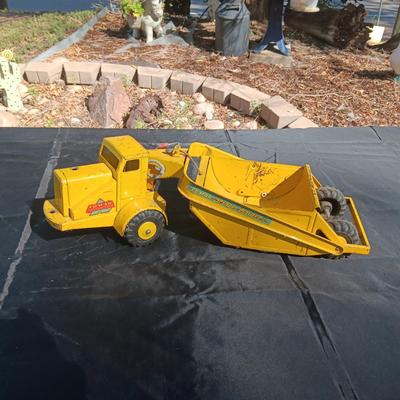 MARX LUMAR CONTRACTORS SCRAPER HAULER TOY