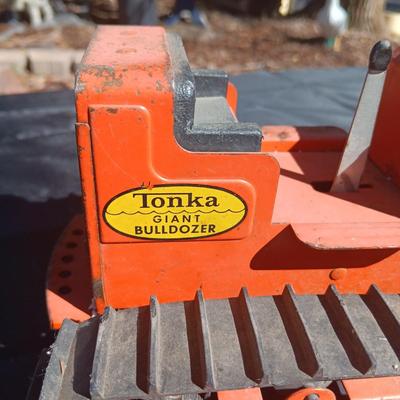 TONKA GIANT BULLDOZER TOY