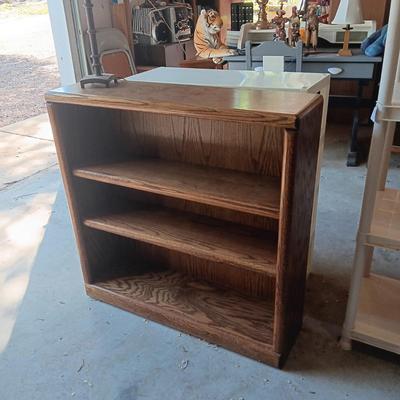 SHORT BOOKCASE AND AN IRON TABLE LAMP & SHADE