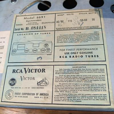 VINTAGE RCA VICTOR WORKING SUPERHETERODYNE TUBE RADIO MODEL 66X1