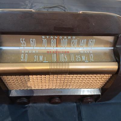 VINTAGE RCA VICTOR WORKING SUPERHETERODYNE TUBE RADIO MODEL 66X1