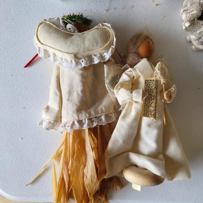 LOT 162G: Large Collection of Angel Themed Dolls, Ornaments and More