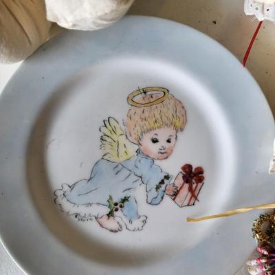LOT 162G: Large Collection of Angel Themed Dolls, Ornaments and More