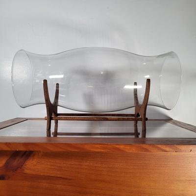 LOT 163G: Small Display End Table with Vase and Glass Display on Rack