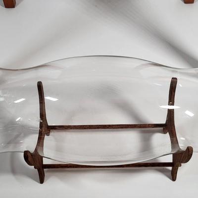 LOT 163G: Small Display End Table with Vase and Glass Display on Rack