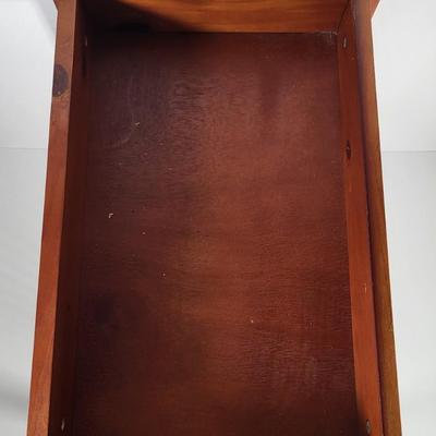 LOT 163G: Small Display End Table with Vase and Glass Display on Rack
