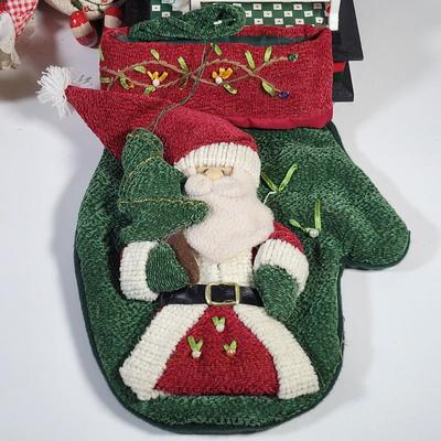 LOT 164G: Various Vintage Christmas Holiday Decorations