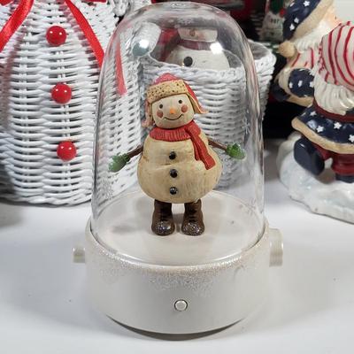 LOT 164G: Various Vintage Christmas Holiday Decorations