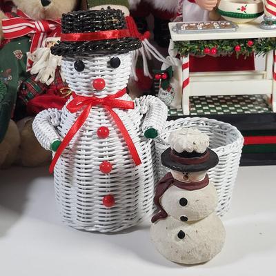 LOT 164G: Various Vintage Christmas Holiday Decorations